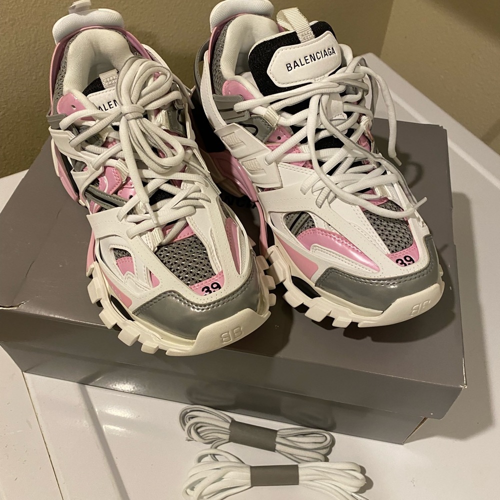 SOLD‼️🎉🥳HP🎉🥳New !! BALENCIAGA PINK & WHITE  2.0 TRACK SNEAKERS 💕 - Picture 7 of 11